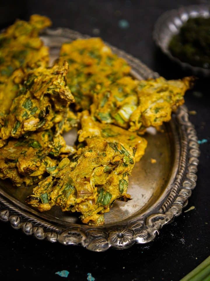 Air Fried Spring Onion Pakoras with Green Chutney and Salad - My Dainty ...