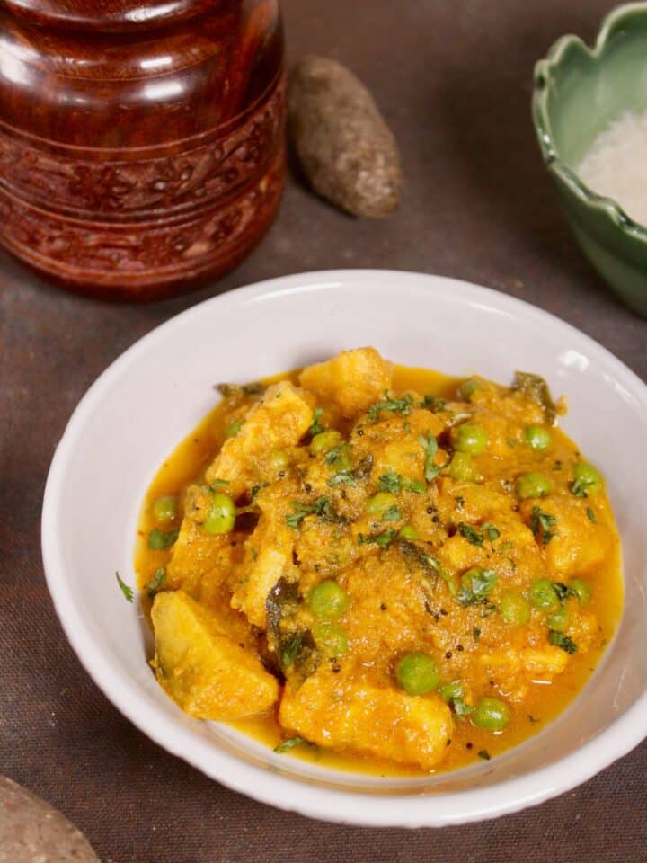 Yam Curry with Green Peas - My Dainty Soul Curry